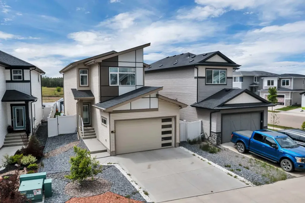 93 Memorial Parkway Rural Red Deer County AB T4E 3C5