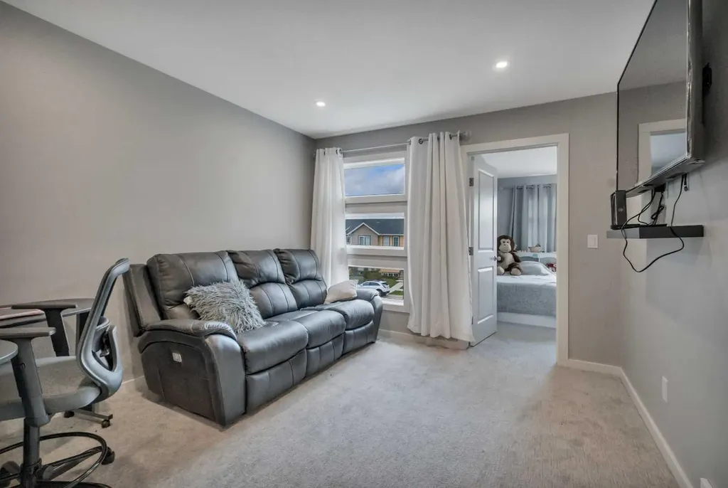 93 Memorial Parkway Rural Red Deer County AB T4E 3C5