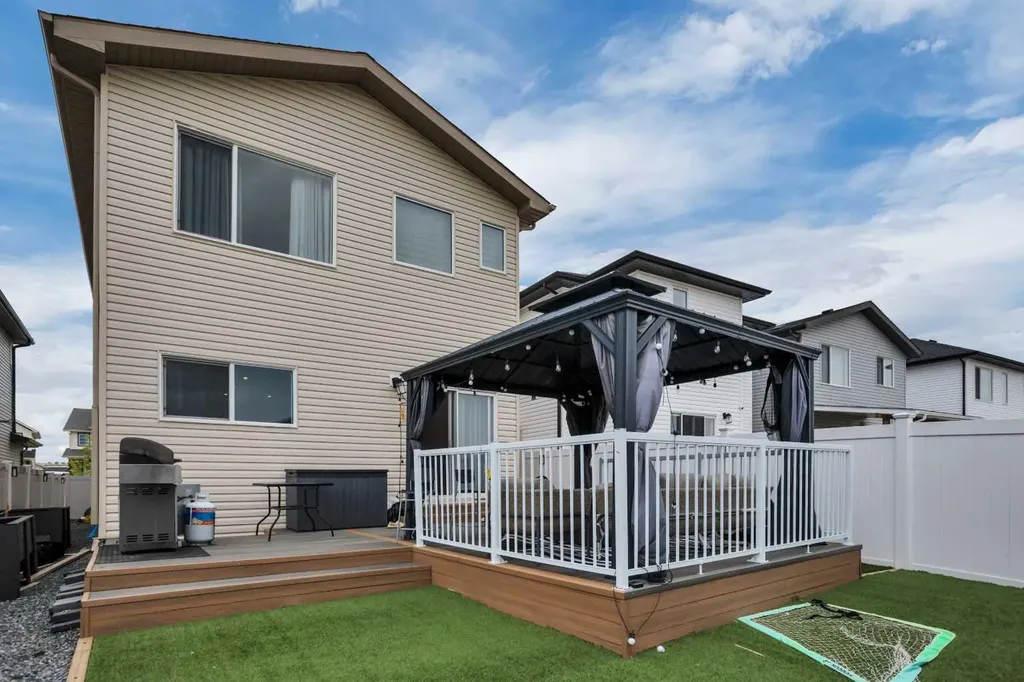 93 Memorial Parkway Rural Red Deer County AB T4E 3C5