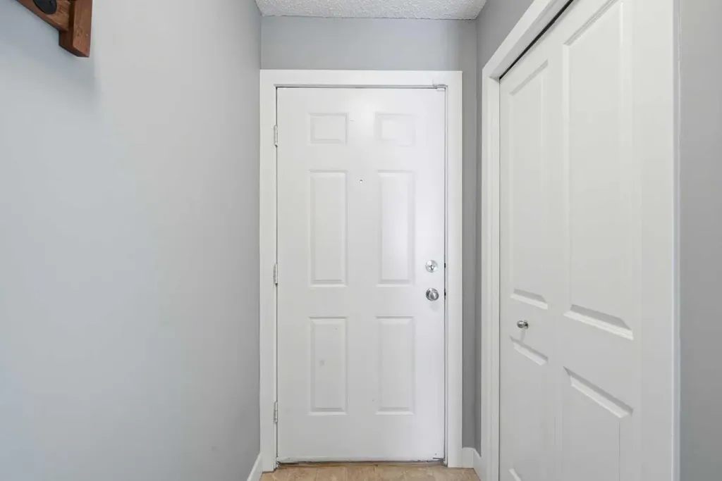 237 Deerpoint Lane SE Calgary AB T2J 6M6