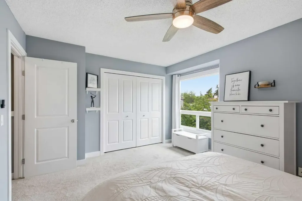 237 Deerpoint Lane SE Calgary AB T2J 6M6