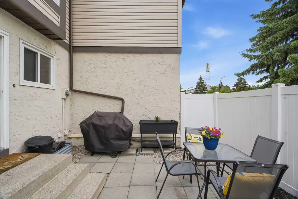 237 Deerpoint Lane SE Calgary AB T2J 6M6