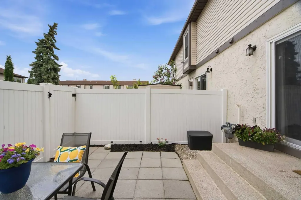 237 Deerpoint Lane SE Calgary AB T2J 6M6