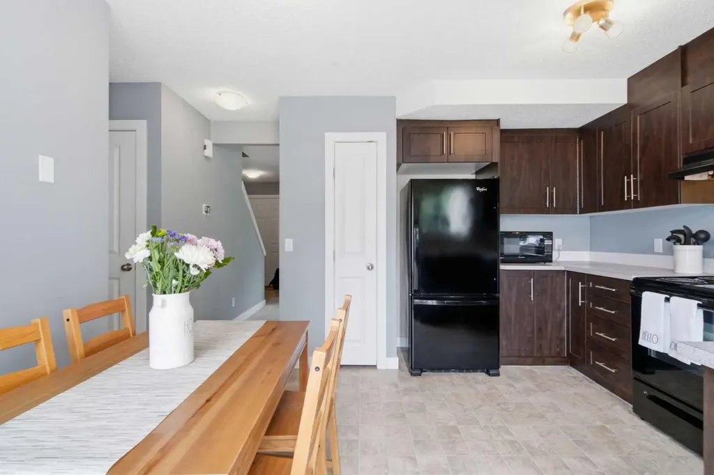 237 Deerpoint Lane SE Calgary AB T2J 6M6