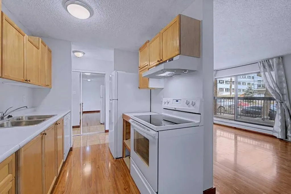 659 4 Avenue NE Calgary AB T2E0J9