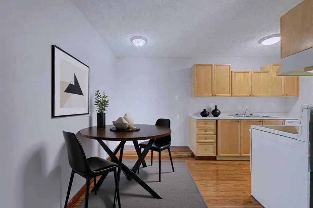 659 4 Avenue NE Calgary AB T2E0J9