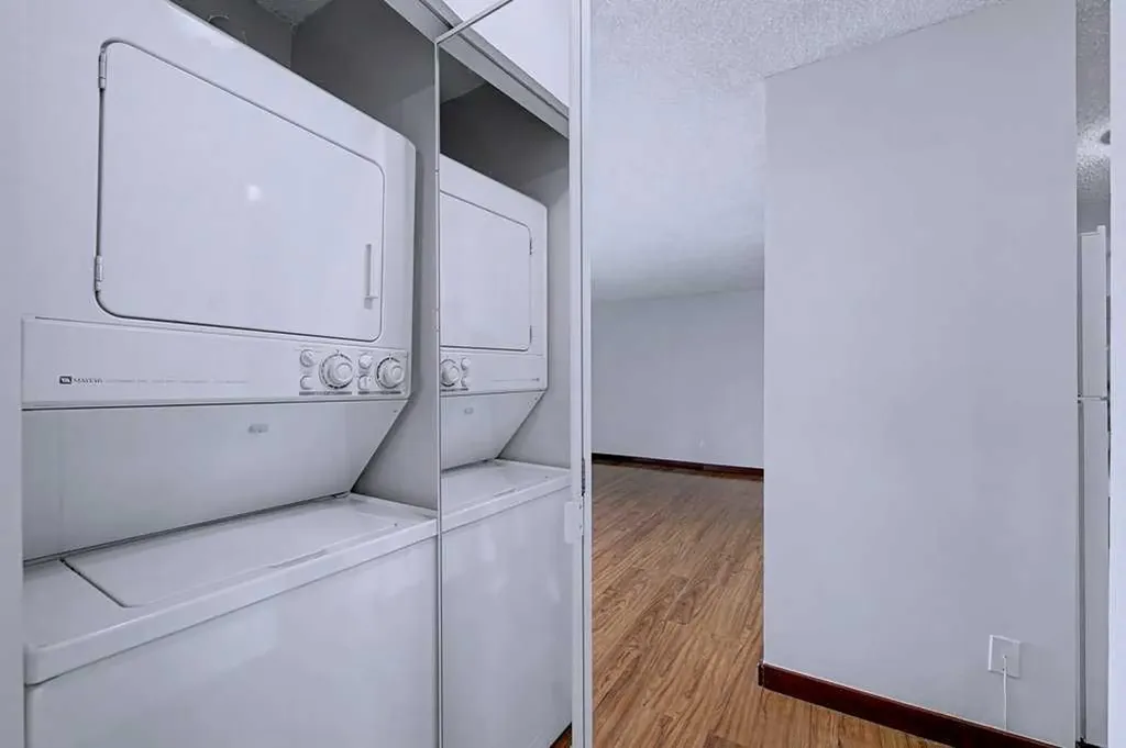 659 4 Avenue NE Calgary AB T2E0J9