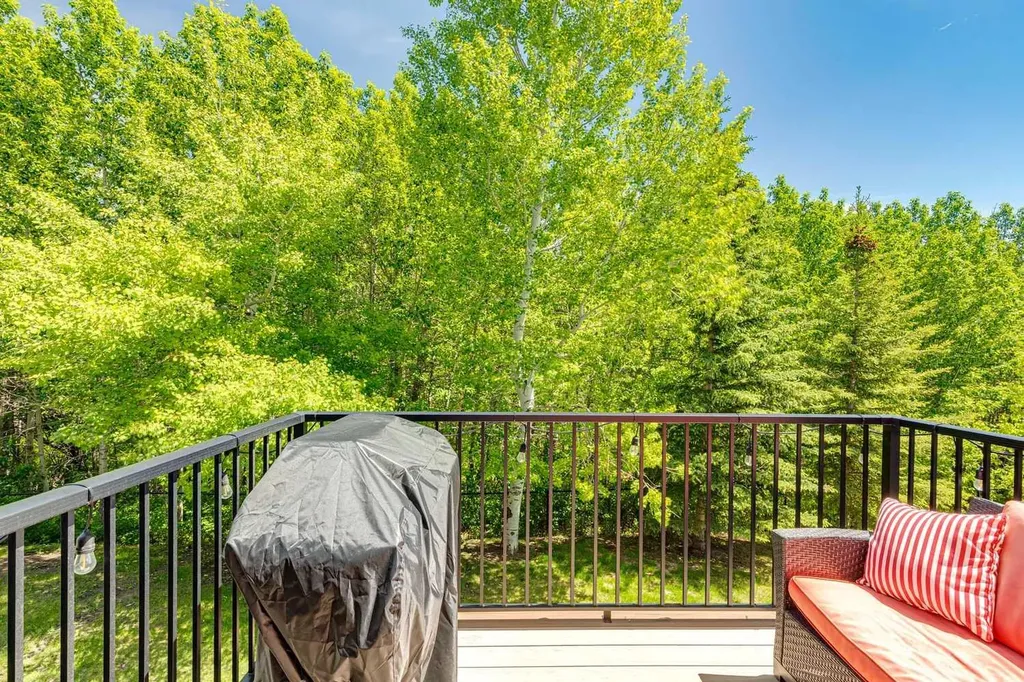 344 Rockyspring Grove NW Calgary AB T3G 0A8