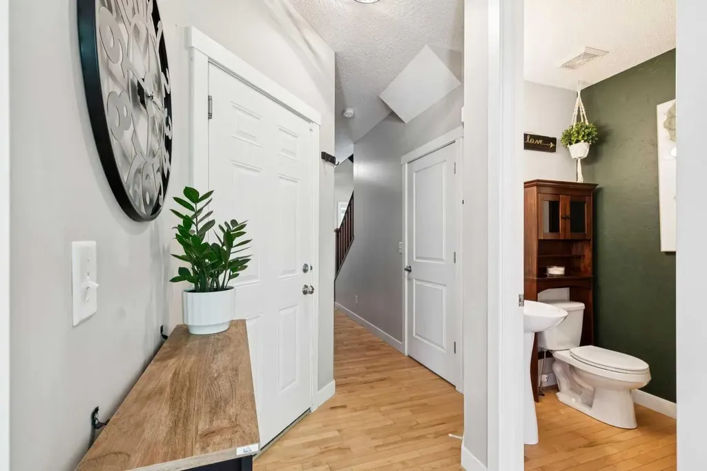 344 Rockyspring Grove NW Calgary AB T3G 0A8