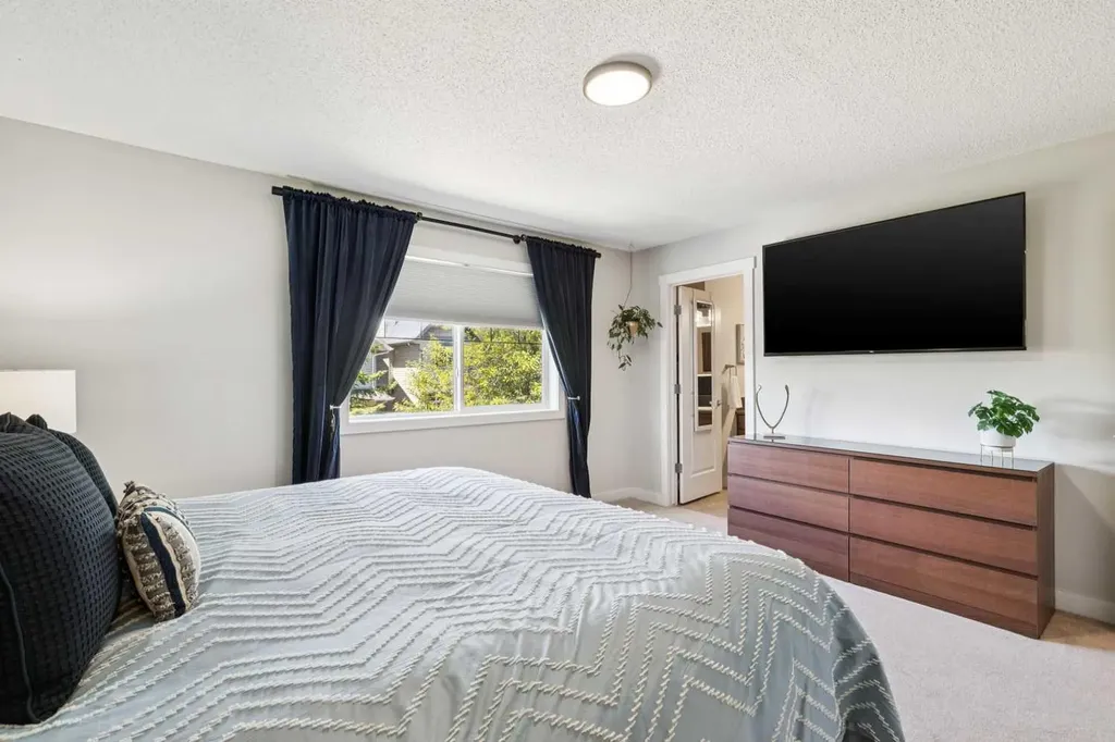 344 Rockyspring Grove NW Calgary AB T3G 0A8
