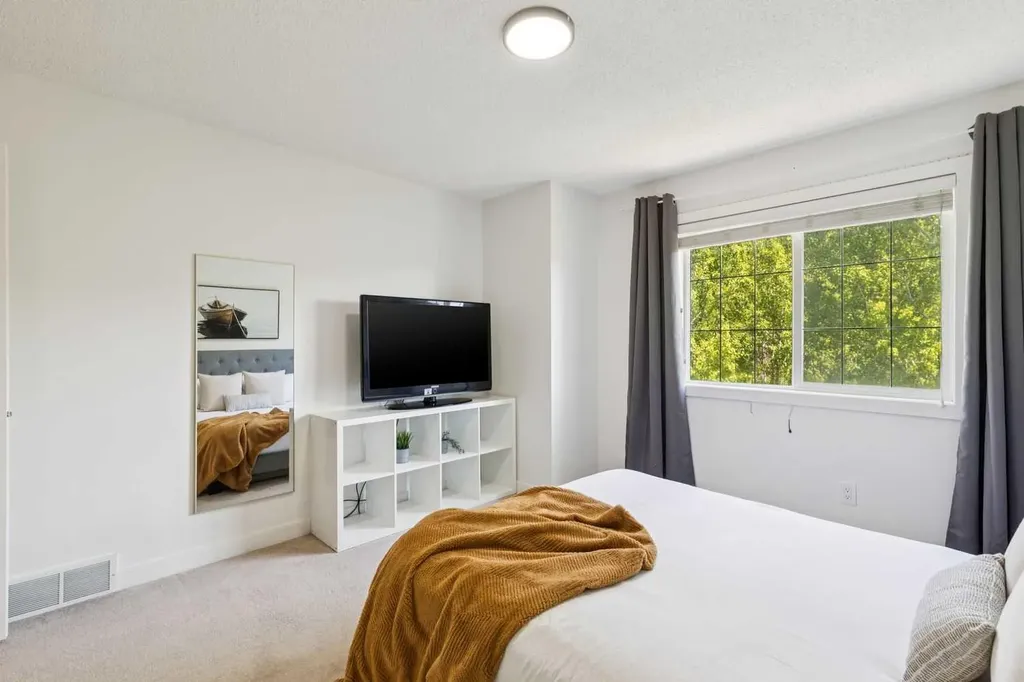 344 Rockyspring Grove NW Calgary AB T3G 0A8