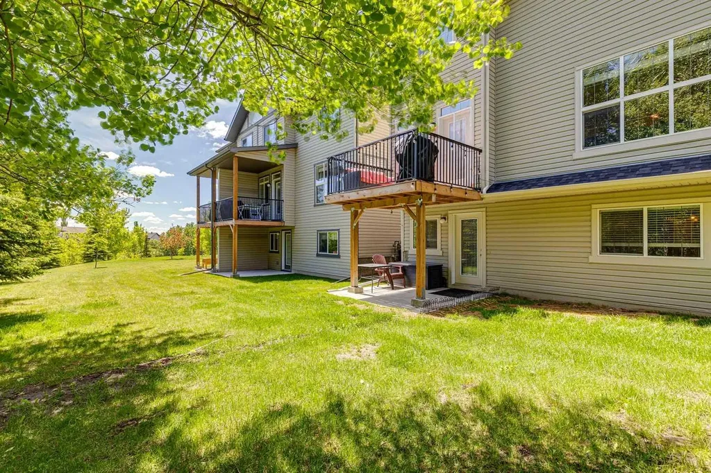 344 Rockyspring Grove NW Calgary AB T3G 0A8