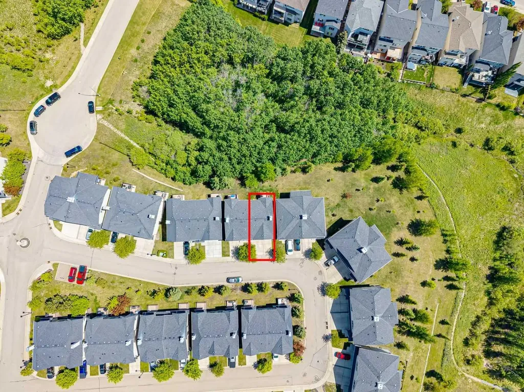 344 Rockyspring Grove NW Calgary AB T3G 0A8