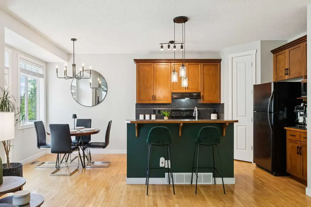 344 Rockyspring Grove NW Calgary AB T3G 0A8
