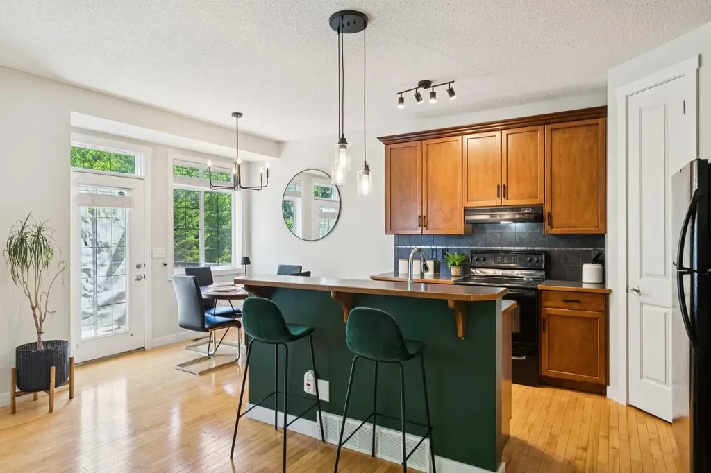 344 Rockyspring Grove NW Calgary AB T3G 0A8