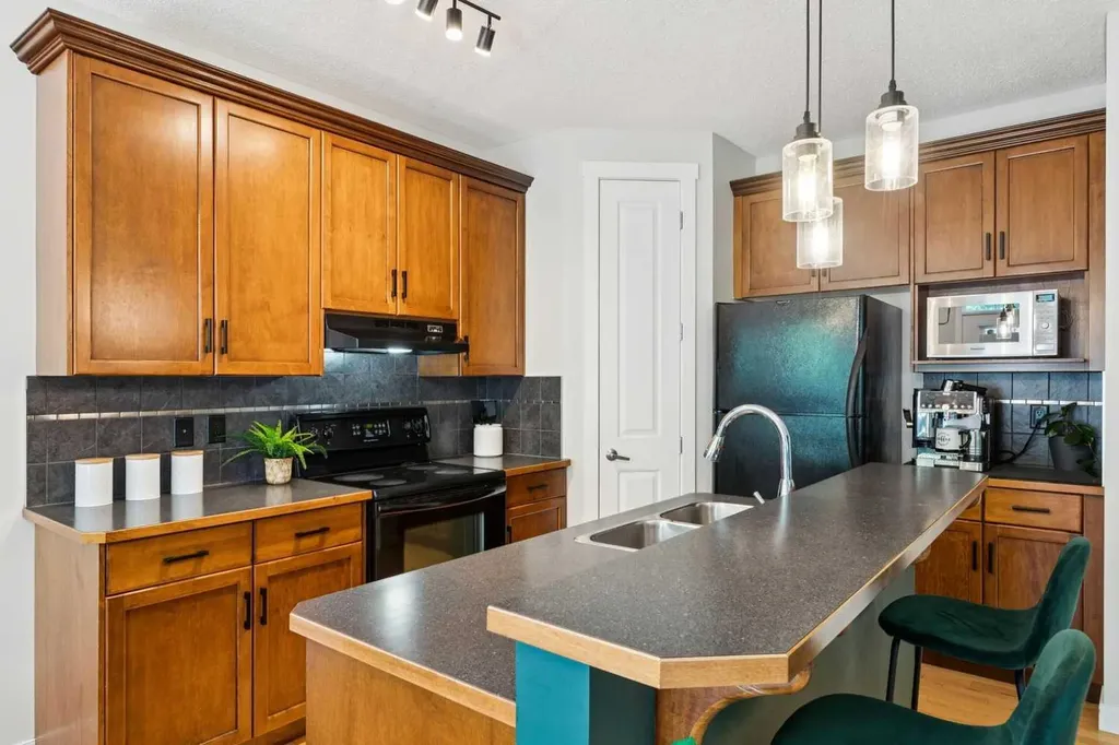 344 Rockyspring Grove NW Calgary AB T3G 0A8