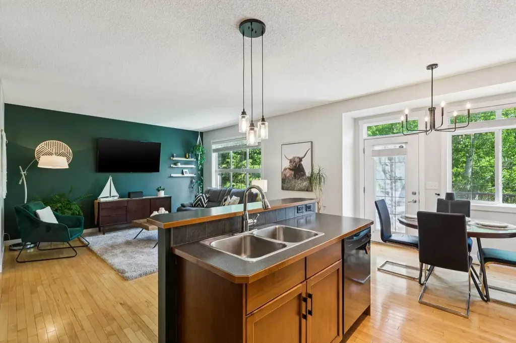 344 Rockyspring Grove NW Calgary AB T3G 0A8