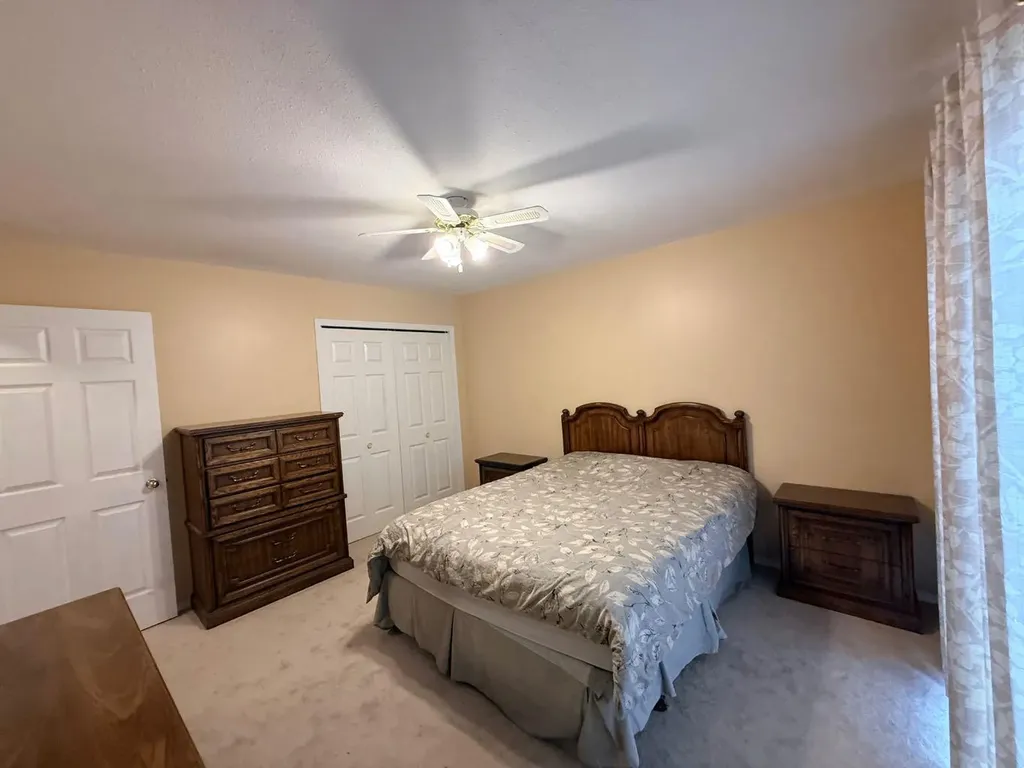 4817 51 Avenue Kitscoty AB T0B 2P0