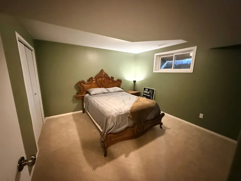 4817 51 Avenue Kitscoty AB T0B 2P0