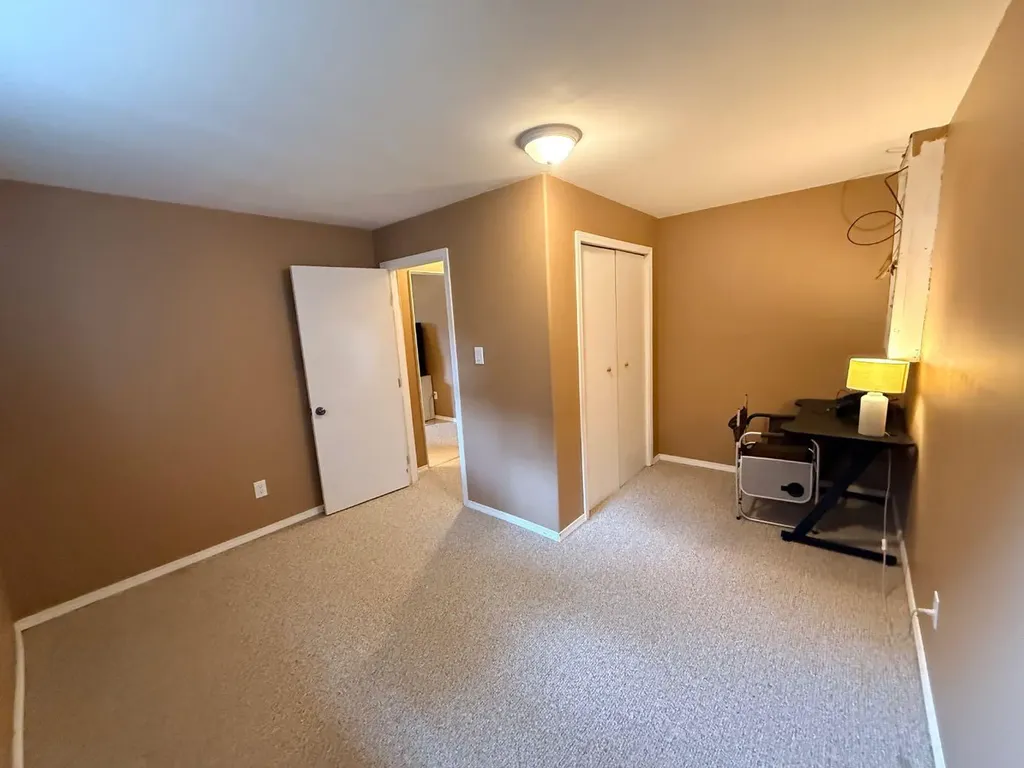 4817 51 Avenue Kitscoty AB T0B 2P0