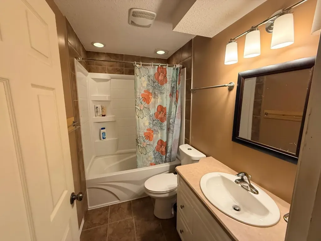 4817 51 Avenue Kitscoty AB T0B 2P0
