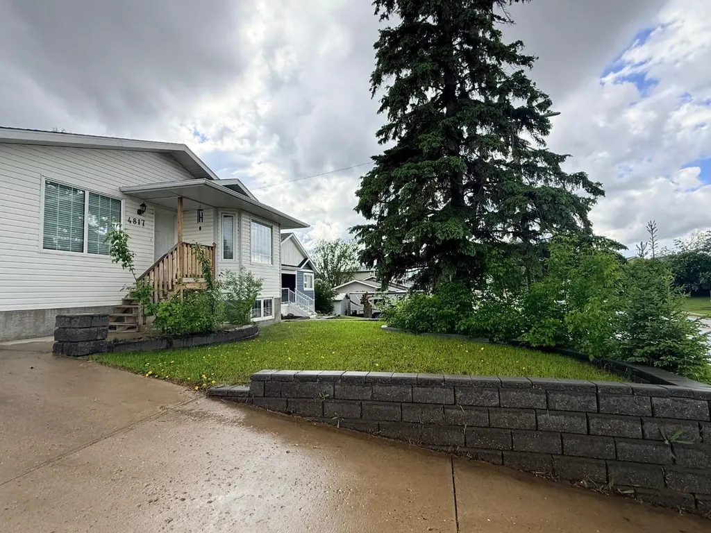 4817 51 Avenue Kitscoty AB T0B 2P0