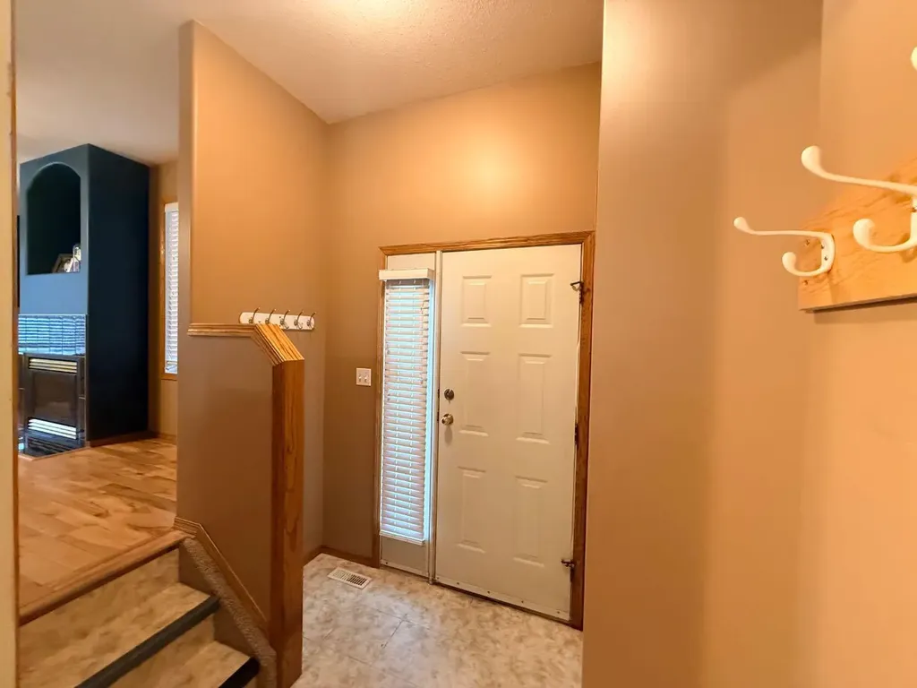 4817 51 Avenue Kitscoty AB T0B 2P0