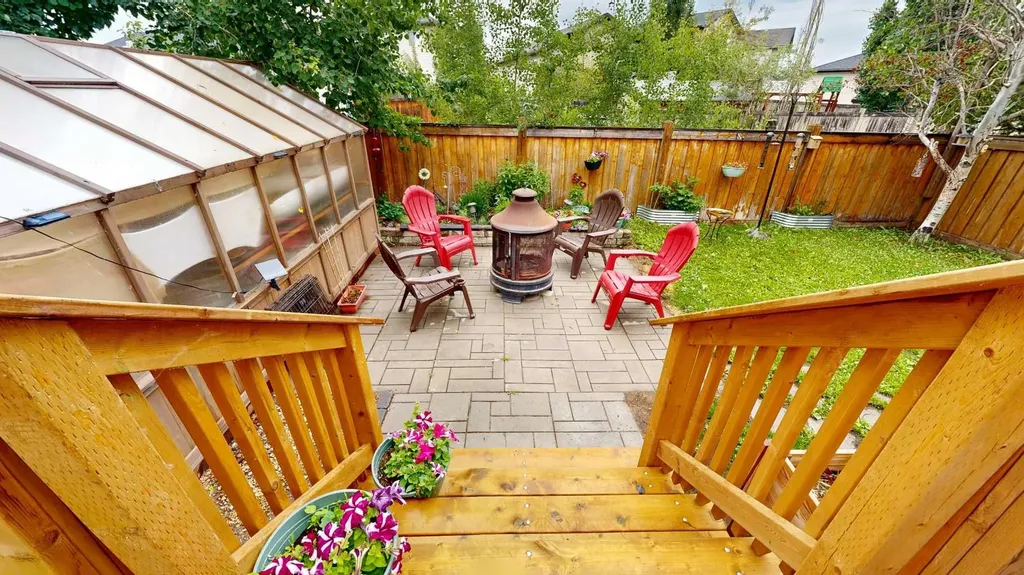 10233 Landing Drive Grande Prairie AB T8X 0B5