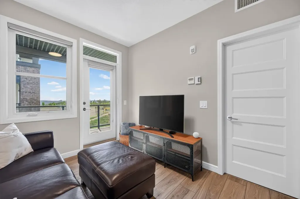 80 Greenbriar Place NW Calgary AB T3B 6J4