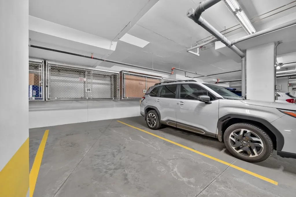 80 Greenbriar Place NW Calgary AB T3B 6J4