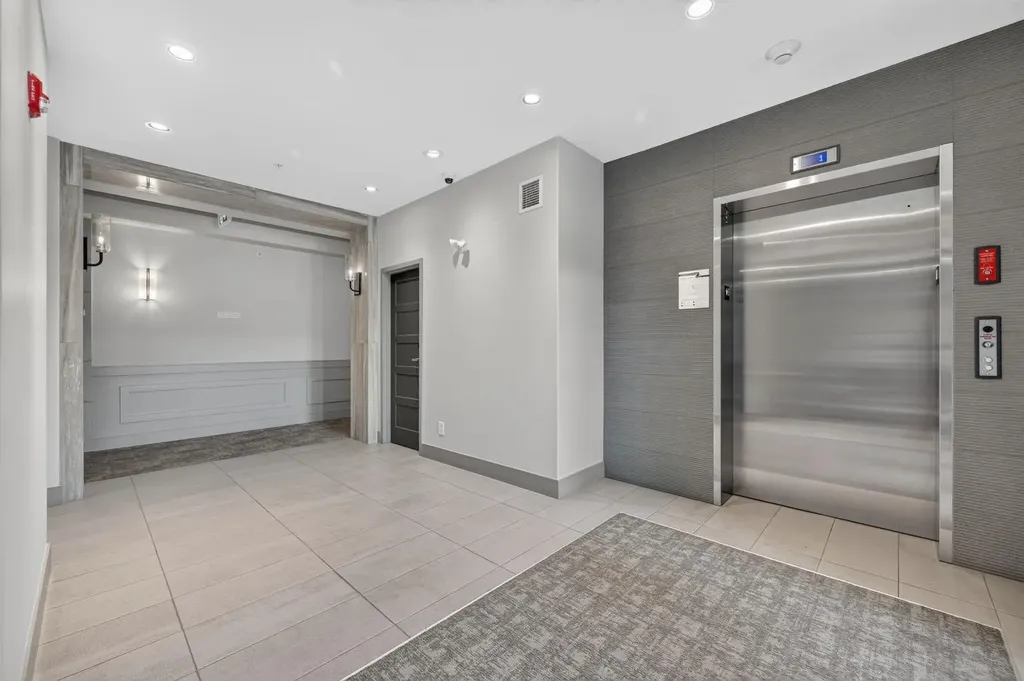 80 Greenbriar Place NW Calgary AB T3B 6J4