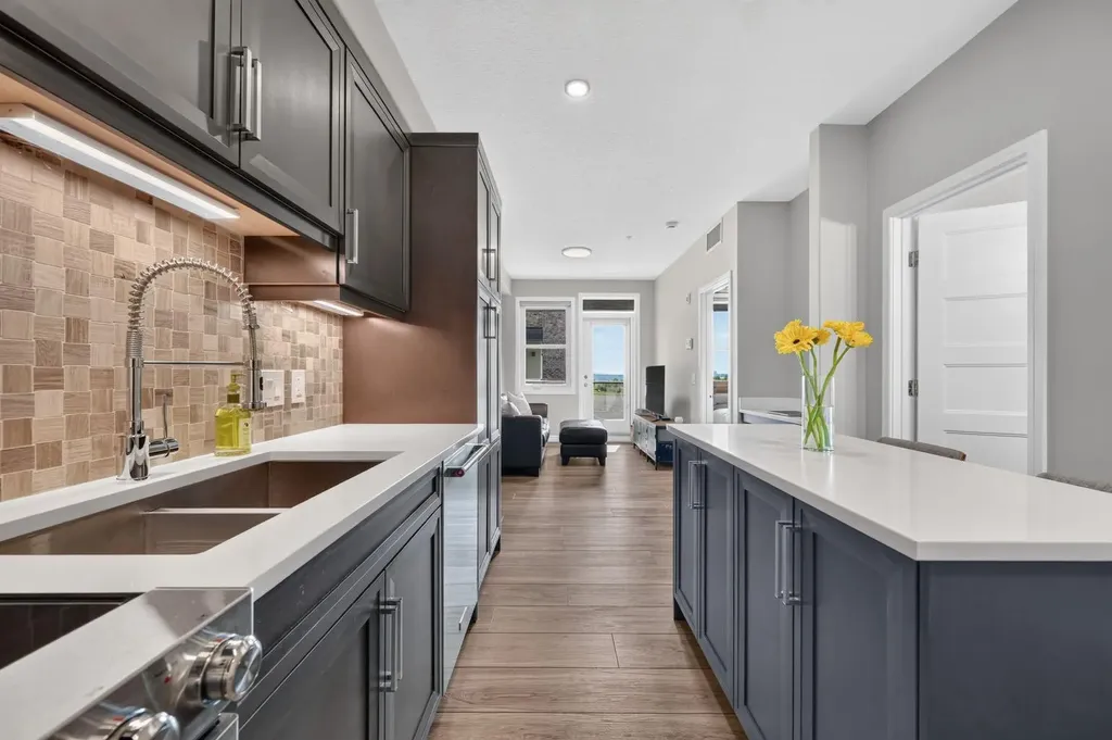 80 Greenbriar Place NW Calgary AB T3B 6J4