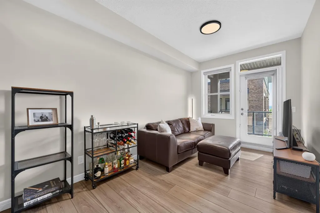 80 Greenbriar Place NW Calgary AB T3B 6J4