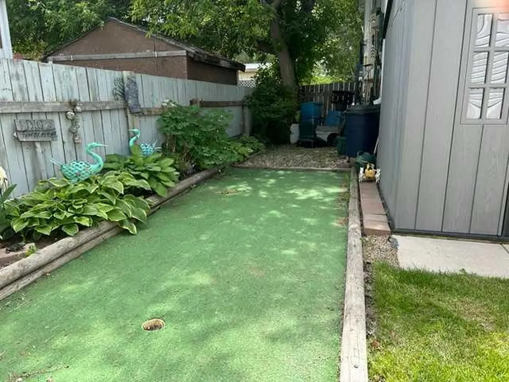 56 Greenbrook Village E Brooks AB T1R 0R7