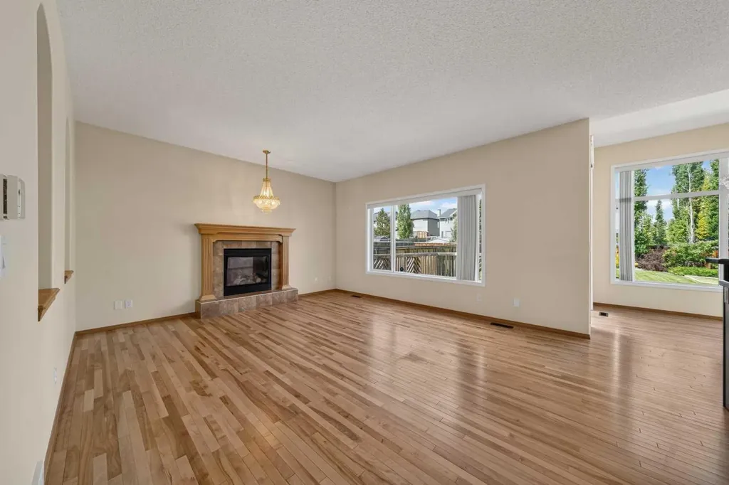 63 Cougartown Close SW Calgary AB T3H 0B3