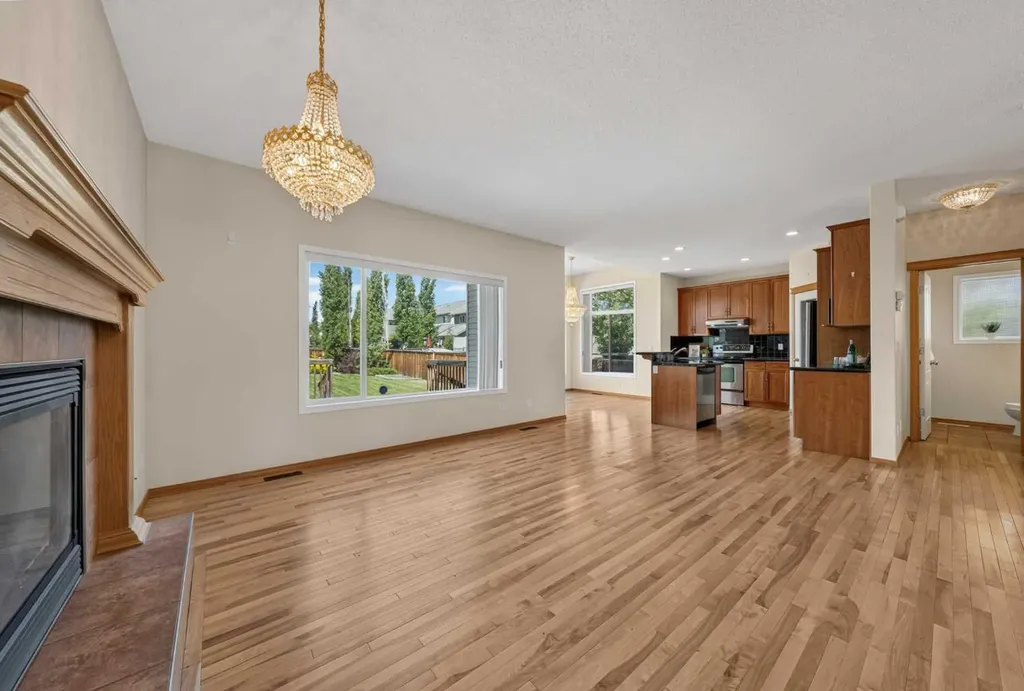 63 Cougartown Close SW Calgary AB T3H 0B3