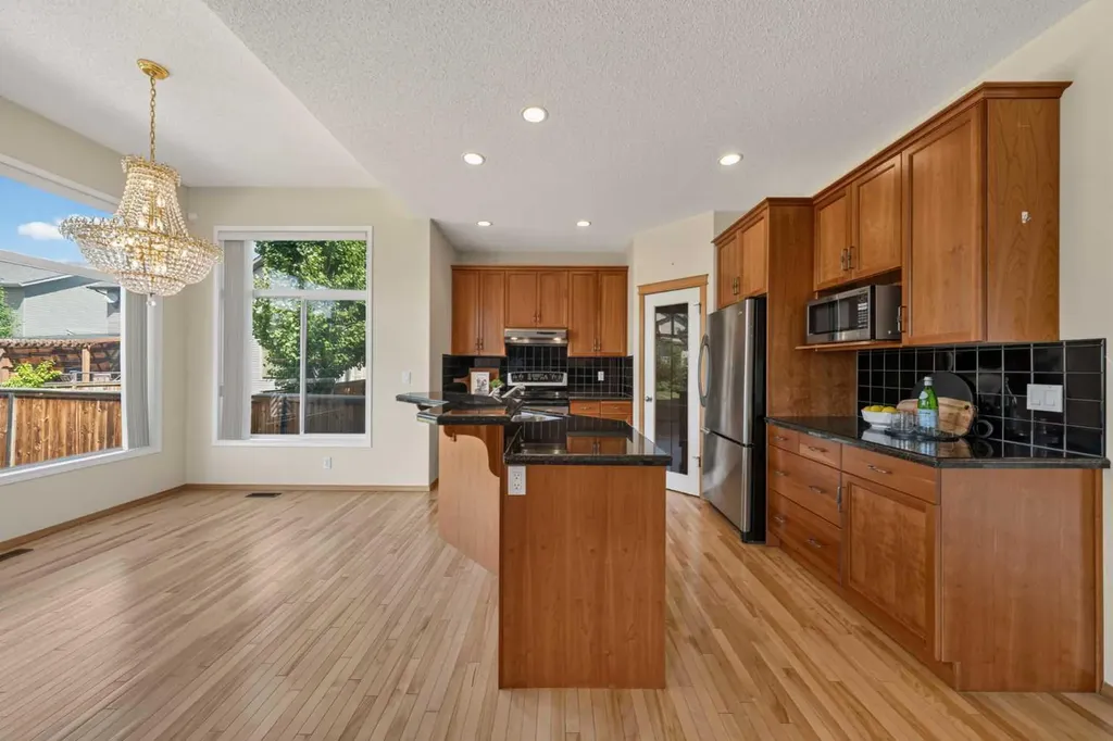 63 Cougartown Close SW Calgary AB T3H 0B3