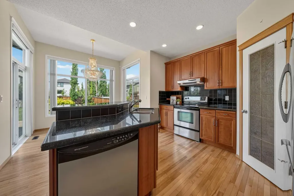 63 Cougartown Close SW Calgary AB T3H 0B3