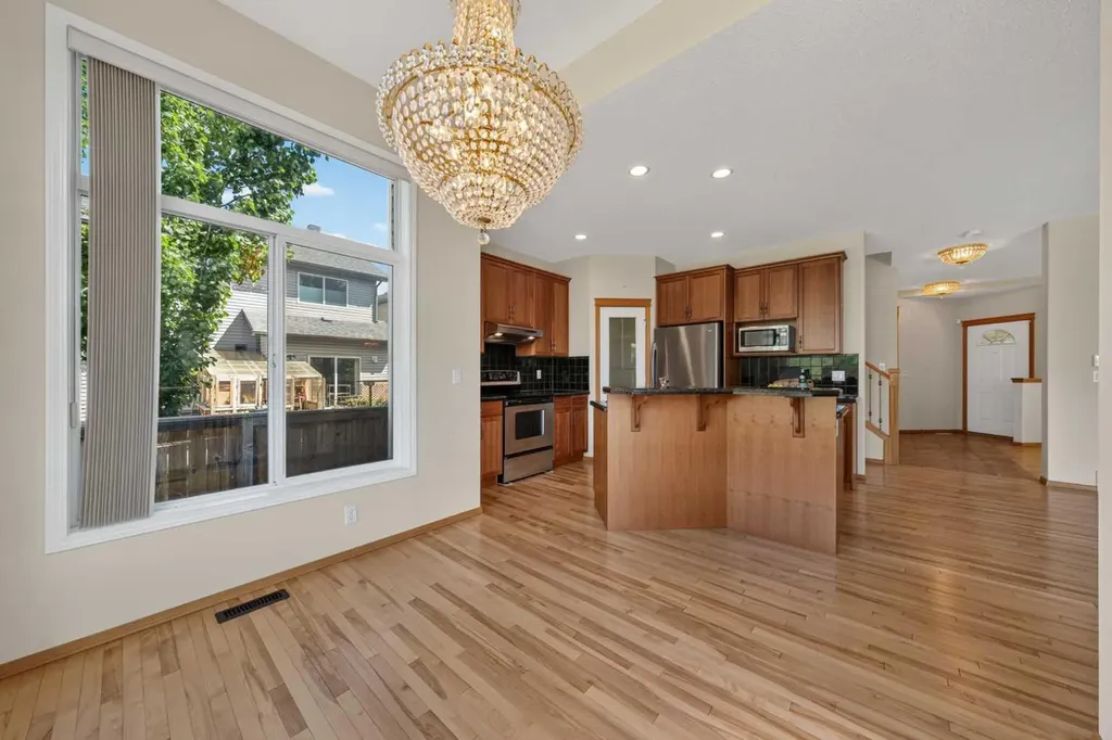 63 Cougartown Close SW Calgary AB T3H 0B3
