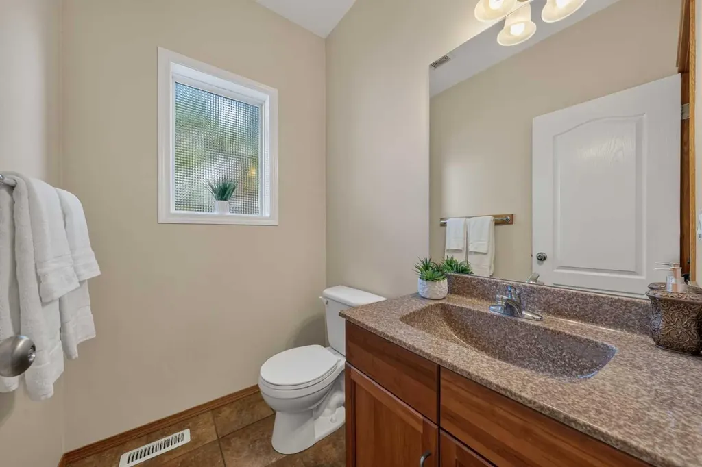 63 Cougartown Close SW Calgary AB T3H 0B3