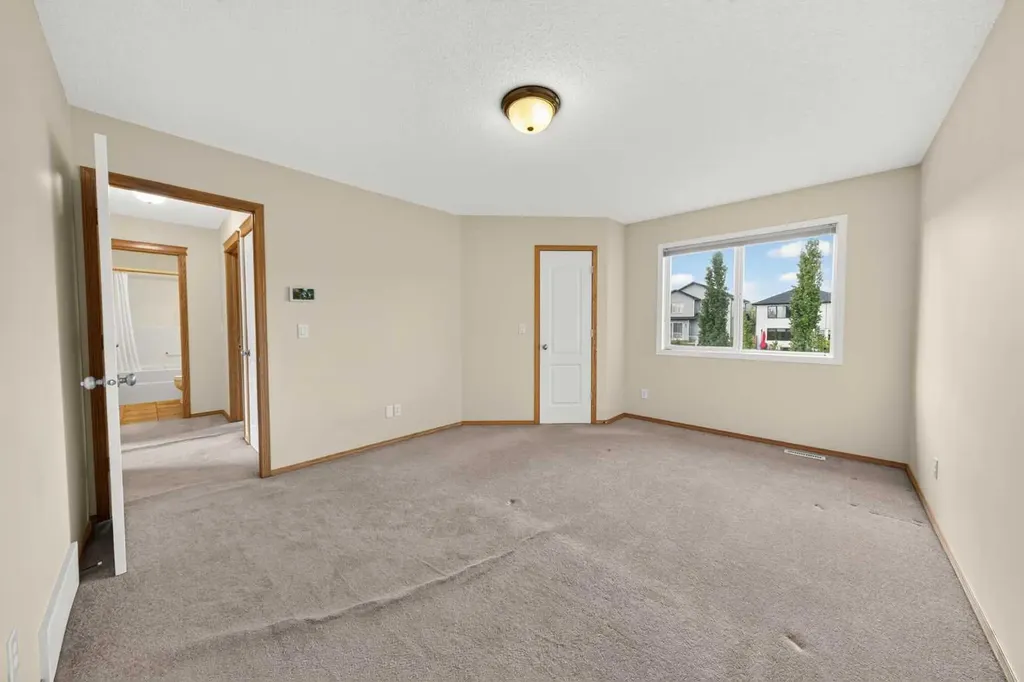 63 Cougartown Close SW Calgary AB T3H 0B3