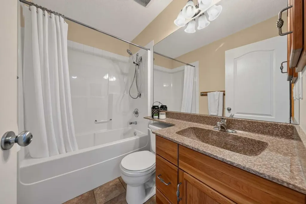 63 Cougartown Close SW Calgary AB T3H 0B3