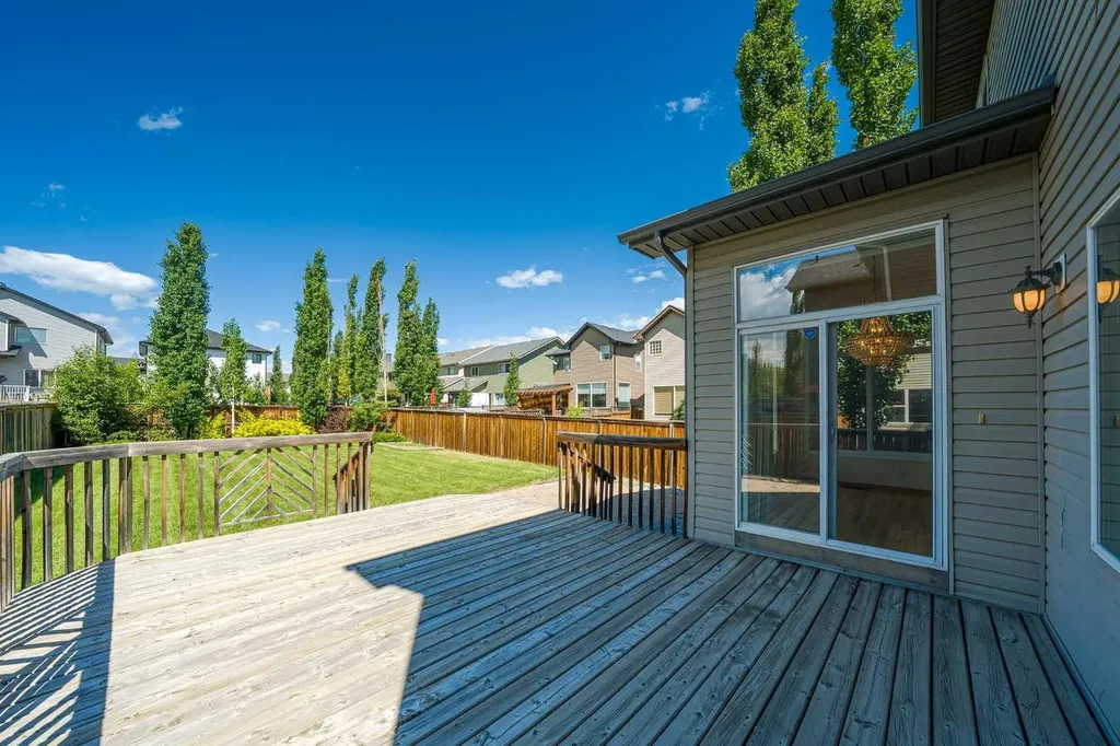 63 Cougartown Close SW Calgary AB T3H 0B3