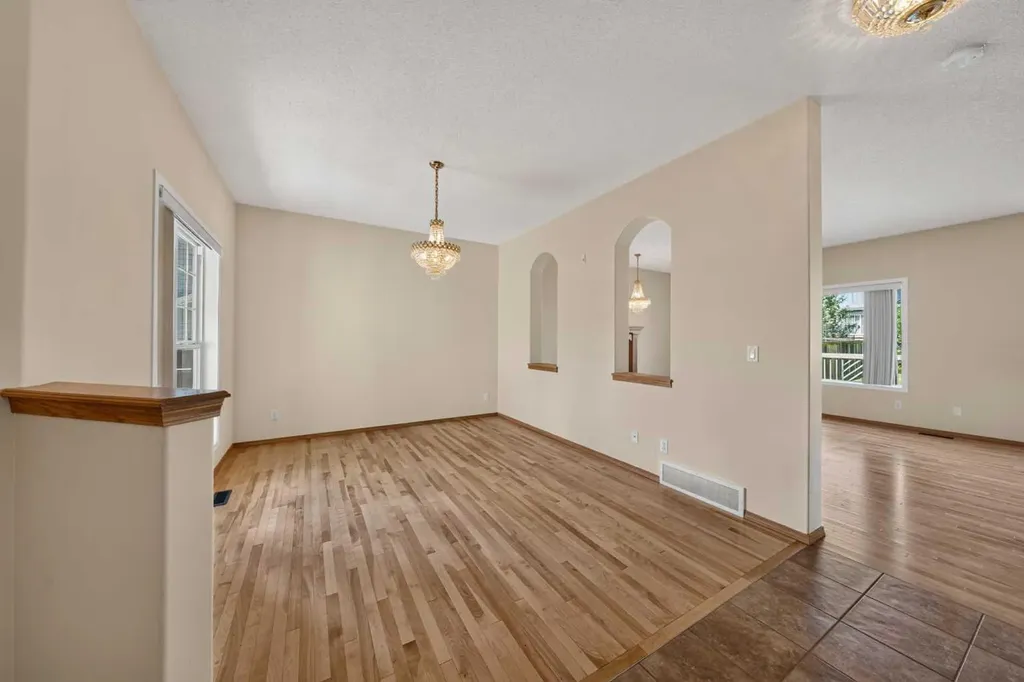 63 Cougartown Close SW Calgary AB T3H 0B3