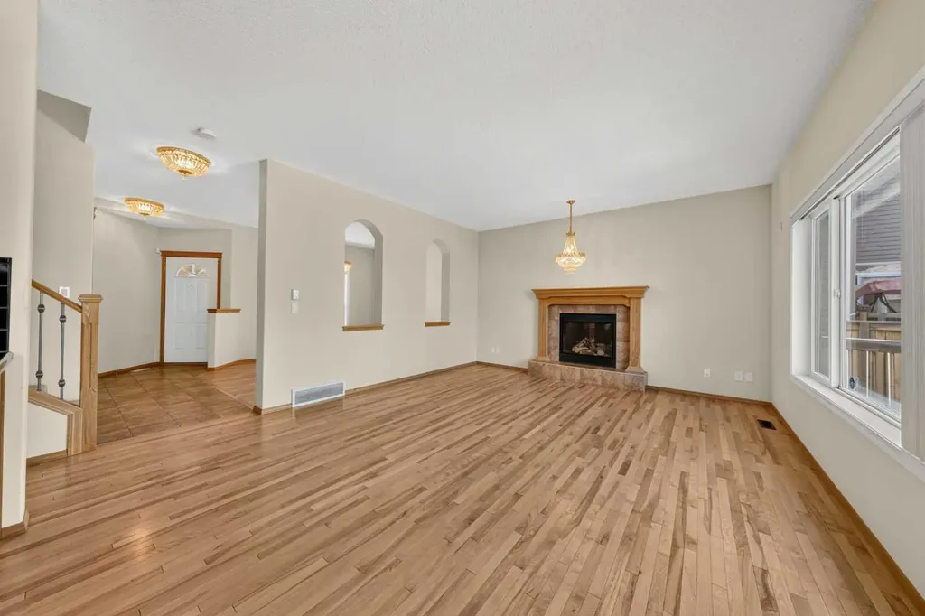 63 Cougartown Close SW Calgary AB T3H 0B3