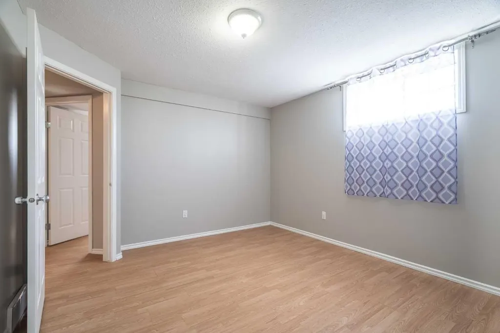 6608 39 Street Lloydminster AB T9V 2Z4