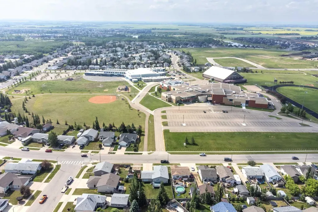 6608 39 Street Lloydminster AB T9V 2Z4