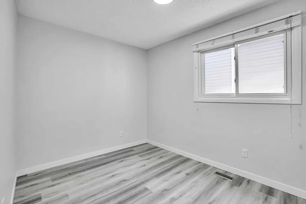 60 Whitaker Close NE Calgary AB T1Y 5K3
