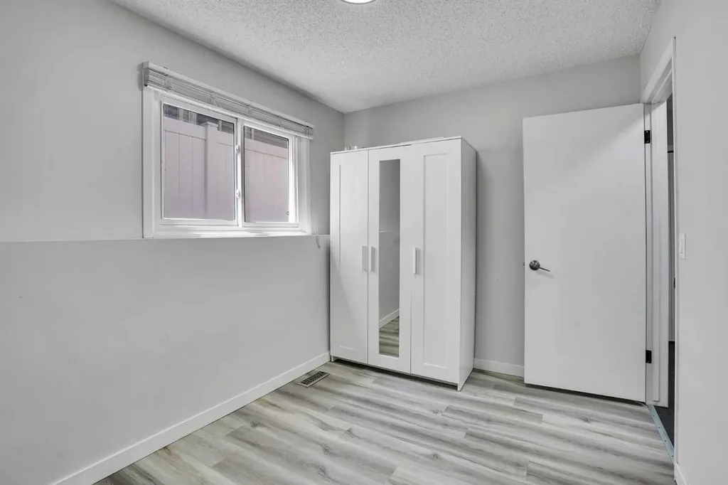 60 Whitaker Close NE Calgary AB T1Y 5K3