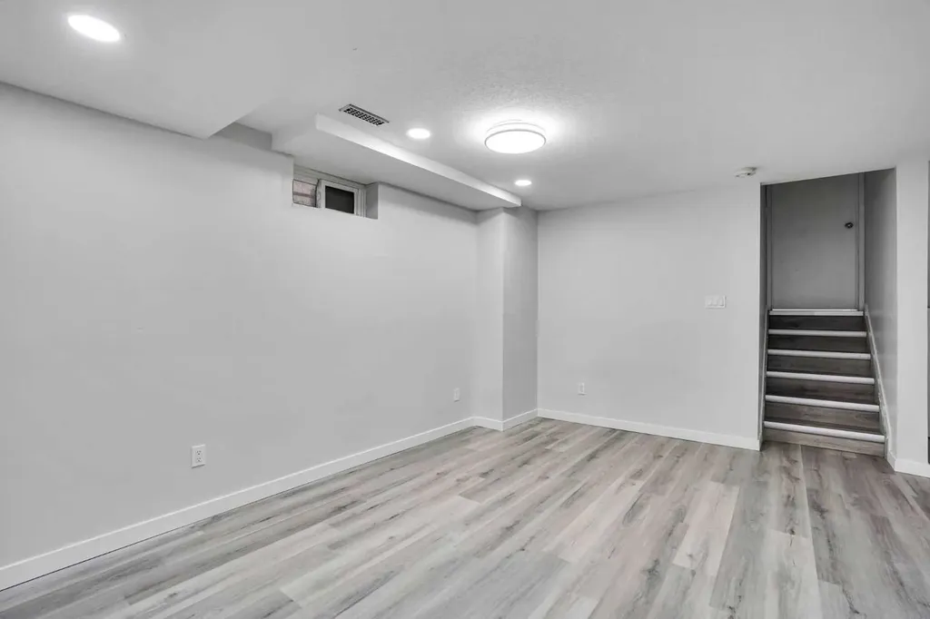 60 Whitaker Close NE Calgary AB T1Y 5K3